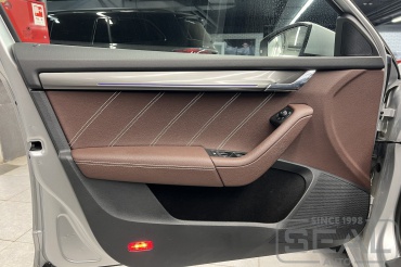 Skoda Octavia A7 Перетяжка дверных карт, подлокотников и ручек
