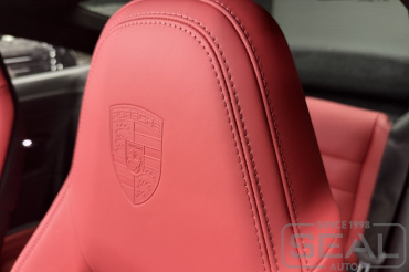 Porsche 911 Тиснение на сидениях