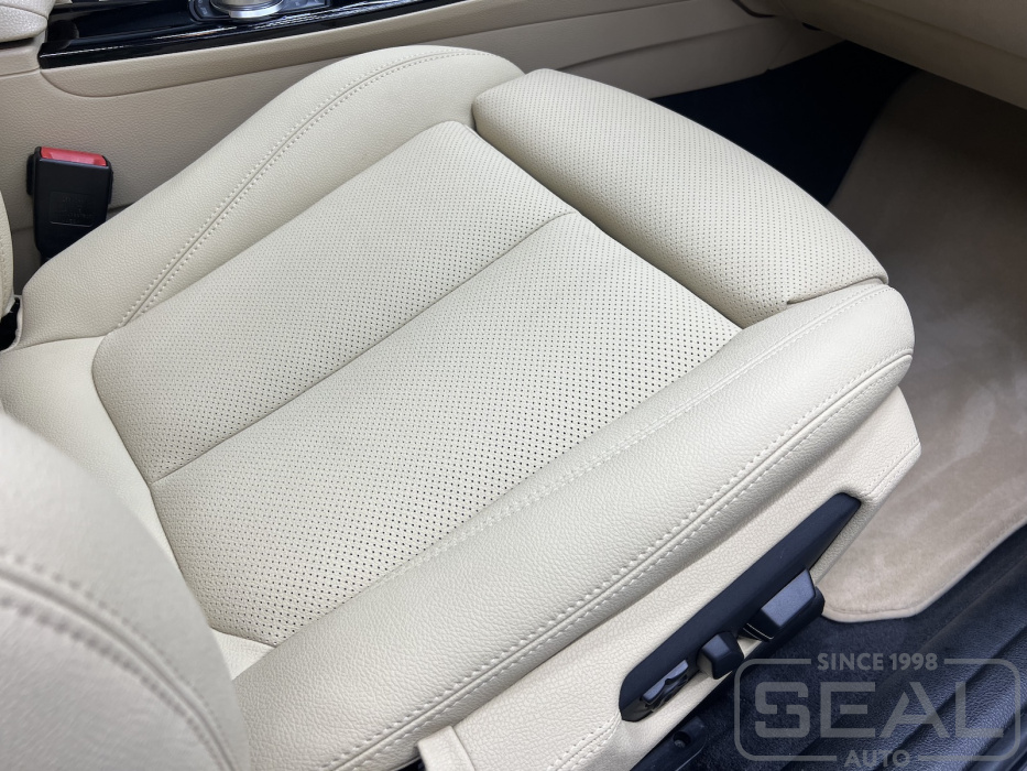 Перетяжка боковой панели пассажирского сиденья BMW 3-series GT