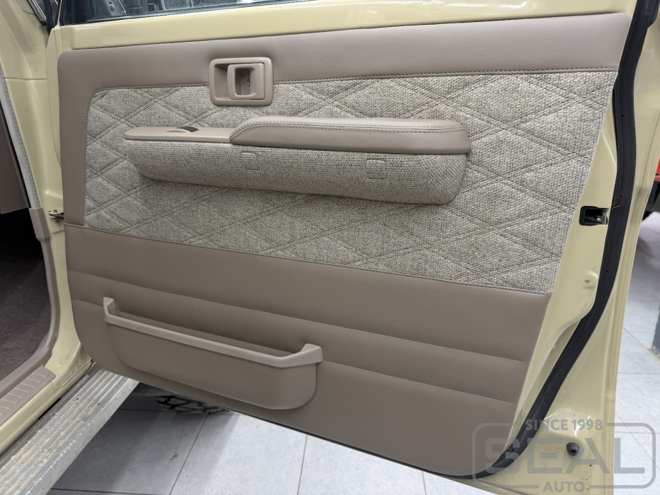 Toyota Land Cruiser 70 Перетяжка автомобиля| Автоателье СеалАвто | Москва