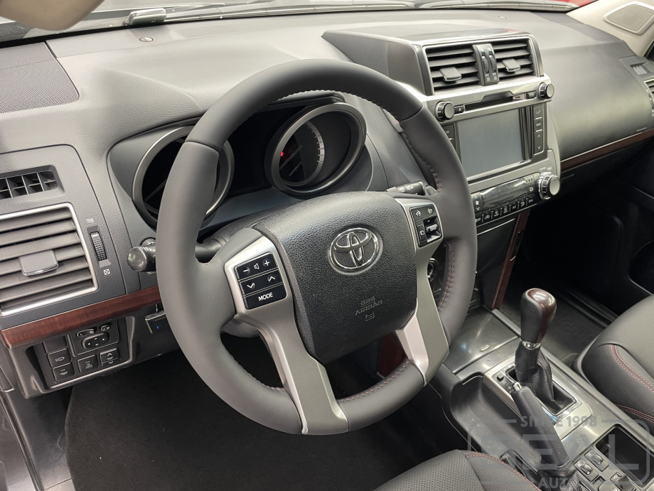 Toyota Land Cruiser Prado 150 Перетяжка руля| Автоателье СеалАвто | Москва