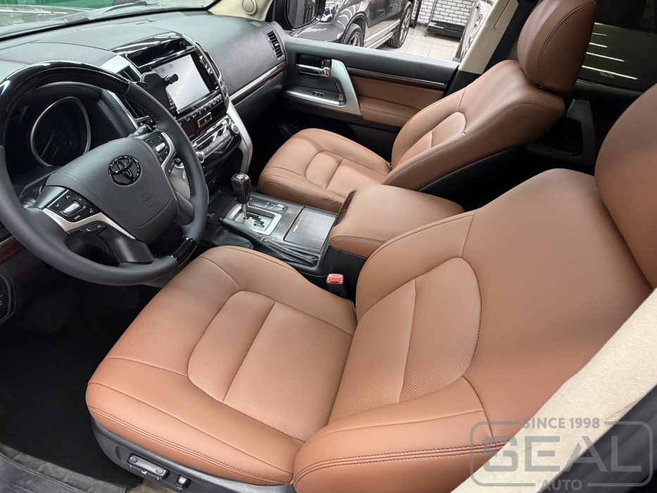 Toyota Land Cruiser 200 Салон из эко кожи