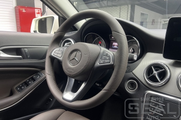 Mercedes GLA-klasse Перетяжка руля и клаксона с установкой подогрева