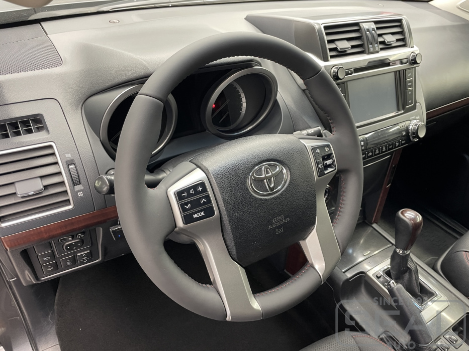 Toyota Land Cruiser Prado 150 Перетяжка руля| Автоателье СеалАвто | Москва