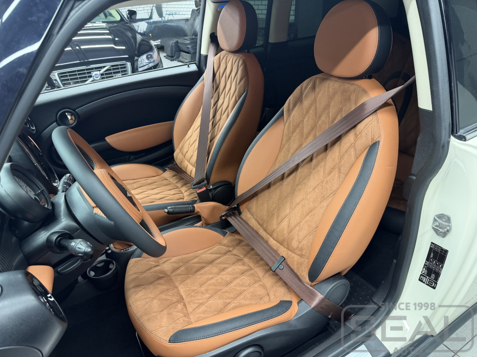 Проект по перетяжка салона MINI Clubman в автоателье СеалАвто