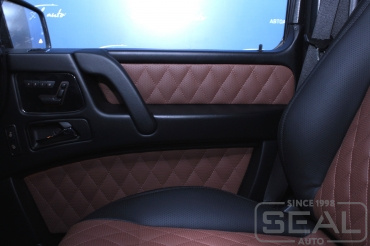 Mercedes Gelandewagen II Перетяжка дверных карт