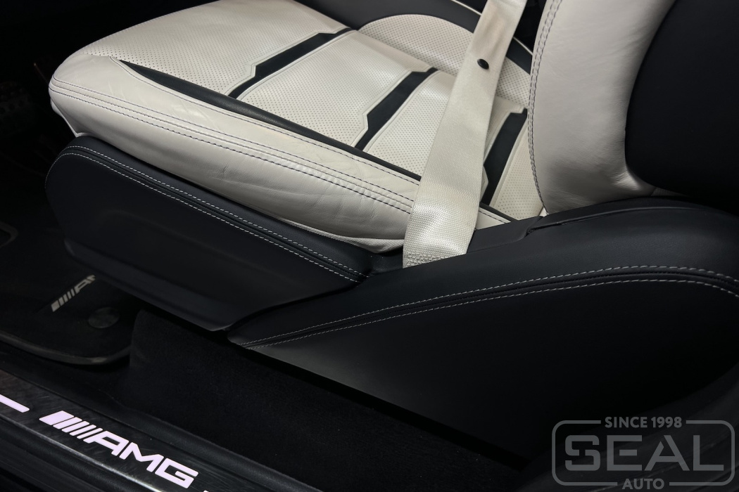 Перетяжка боковой панели переднего сиденья Mercedes-Benz G-class III (W463) в Автоателье СеалАвто