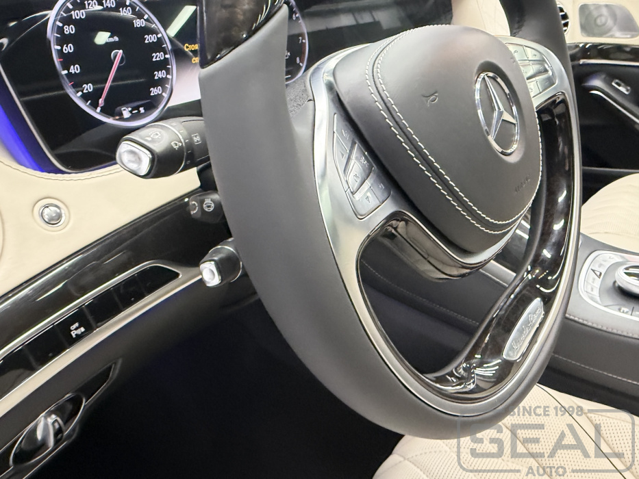 Детали перетяжки руля Mercedes-Benz S-class (W222) натуральной кожей.