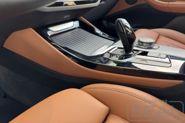 BMW X3 Перетяжка элементов центральной консоли