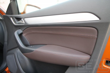 Audi A3 Перетяжка дверных карт и подлокотников