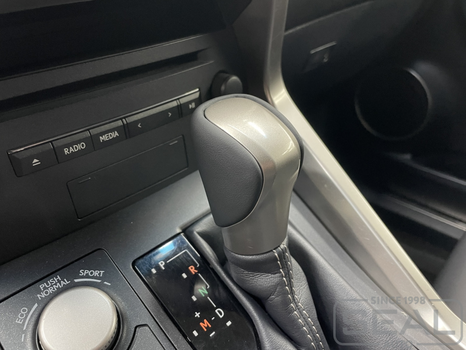 Lexus NX Перетяжка руля и ручки кпп| Автоателье СеалАвто | Москва