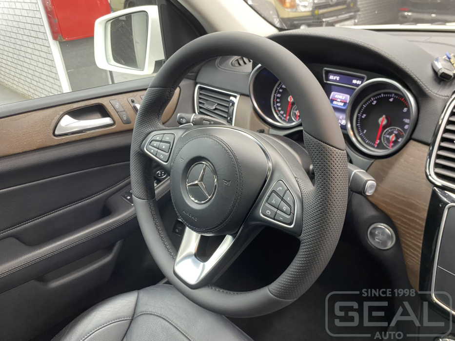 Руль Mercedes GLS после перетяжки кожей Nappa