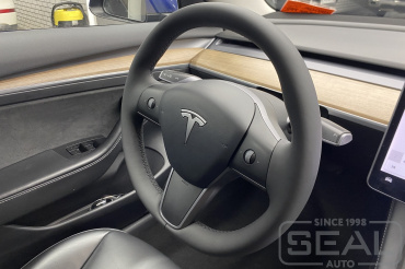 Tesla Model 3 Перетяжка руля