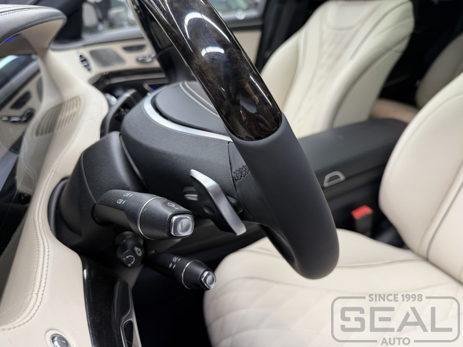 Детали перетяжки руля Mercedes-Benz S-class (W222) натуральной кожей.
