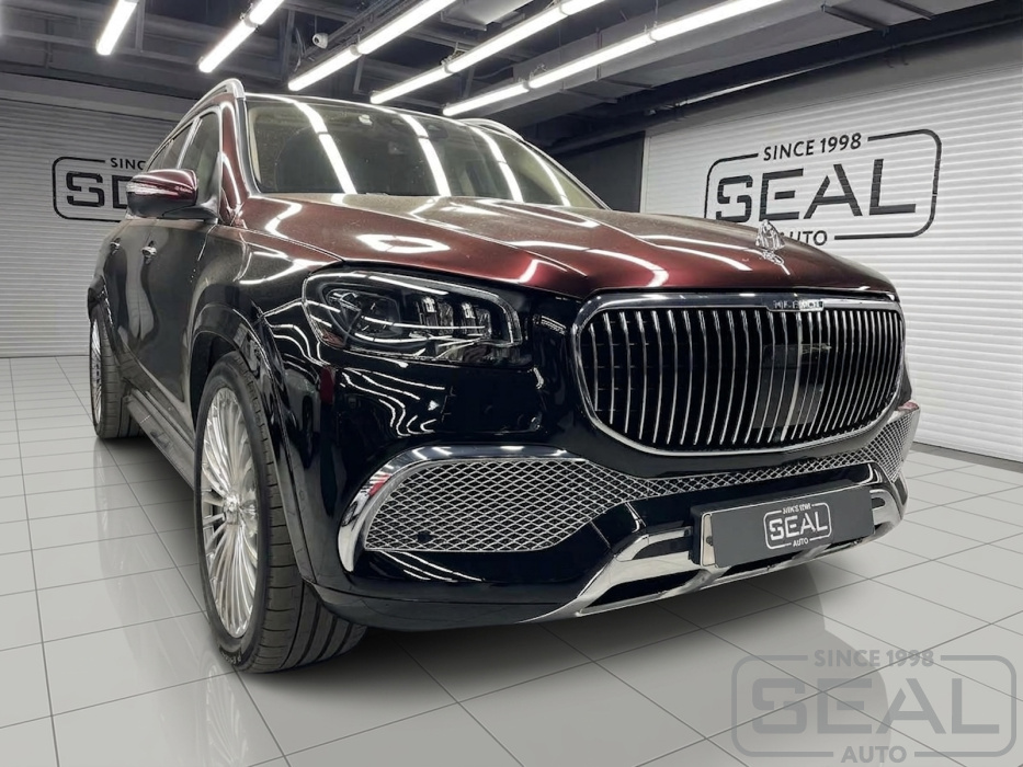 Автомобиль Mercedes-Benz GLS (X167) в студии СеалАвто перед перетяжкой руля.