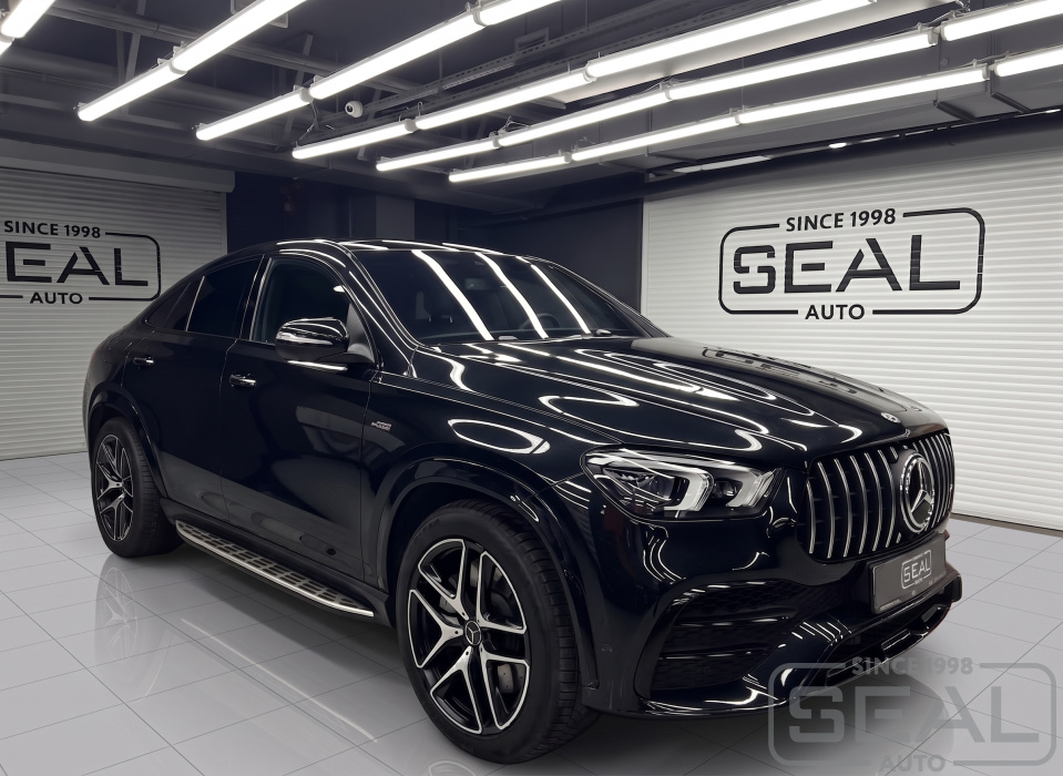 Автомобиль Mercedes-Benz GLE Coupe (С167) после перетяжки фальшпанелей сидений в автоателье SealAuto