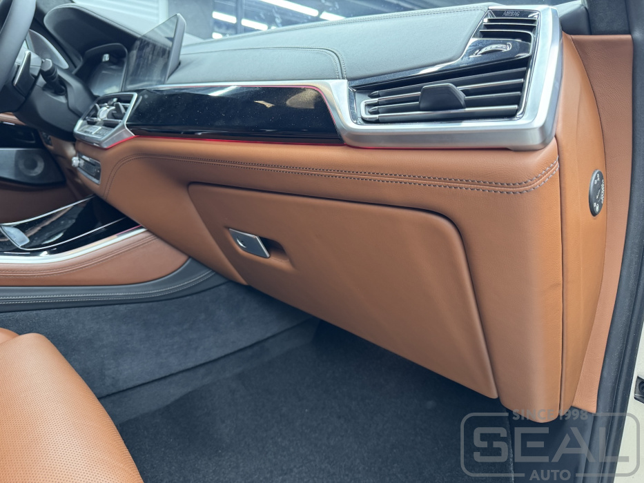 BMW X5 (G05) Перетяжка торпедо и панелей салона| Автоателье СеалАвто | Москва