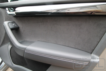 Skoda Octavia A7 Перетяжка дверных карт, подлокотников и ручек