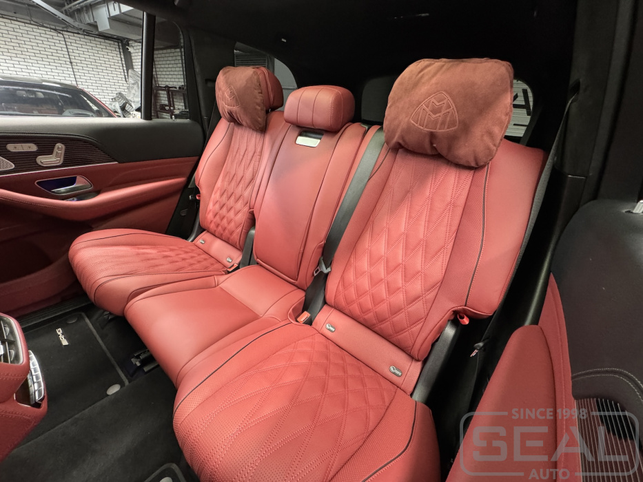 Mercedes GLS: изготовление подушек из алькантары в студии Сеал