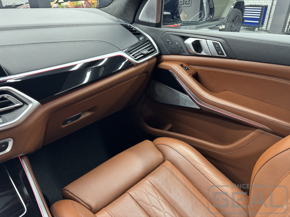 BMW X5 (G05) Перетяжка торпедо и панелей салона| Автоателье СеалАвто | Москва