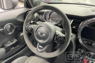 Mini Clubman Перетяжка руля алькантарой