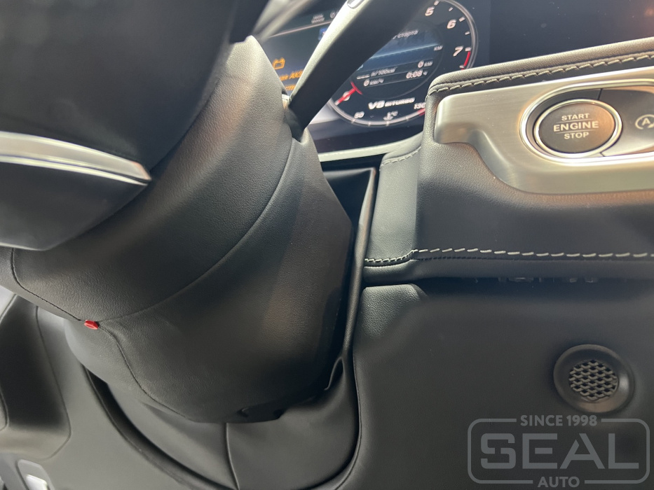 Боковая фальшпанель переднего сиденья Mercedes-Benz G-class III (W463) после перетяжки кожей