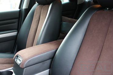 Mazda CX-7 Перетяжка салона автомобиля