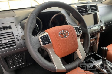 Toyota Prado 150 Перетяжка руля c клаксоном и установкой подогрева