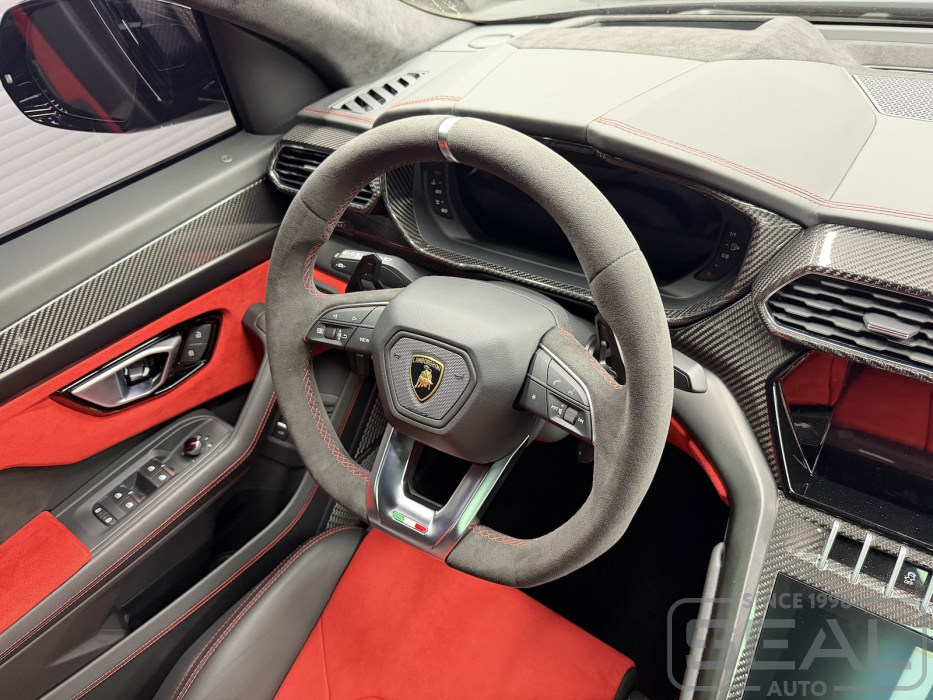 Lamborghini Urus Перетяжка руля и ручки кпп| Автоателье СеалАвто | Москва