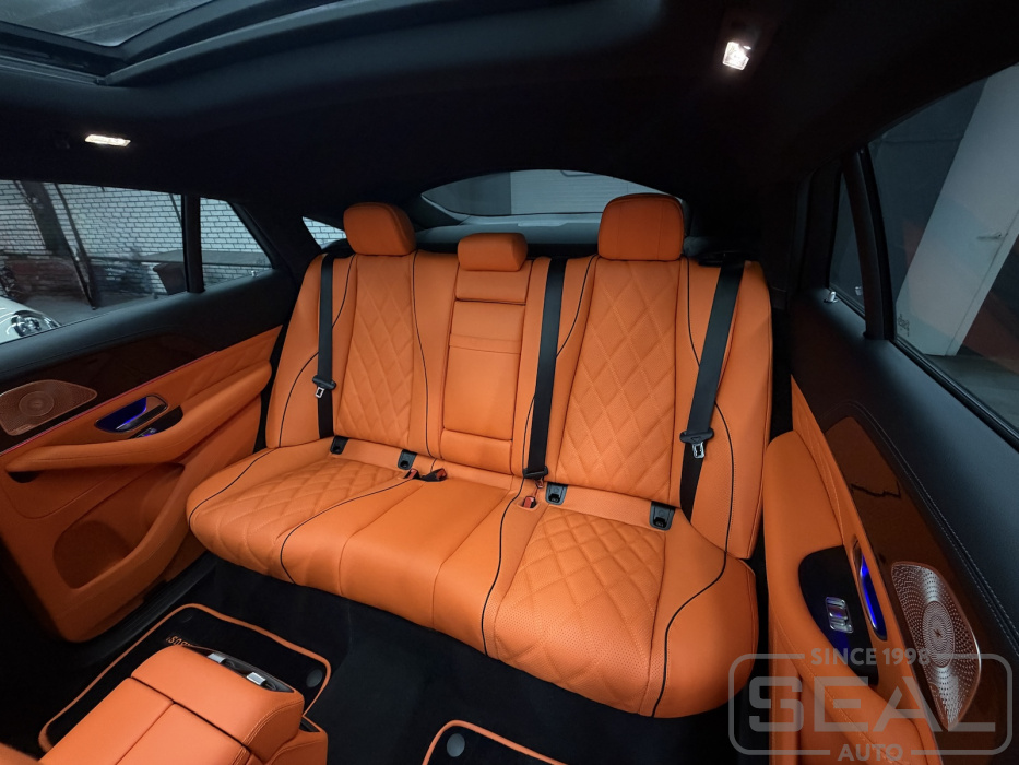 Задние сиденья салона Mercedes GLE (C167) после перешива кожей Nappa Lamborghini