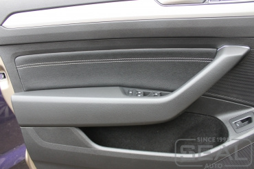 Volkswagen Passat B8 Перетяжка дверных карт