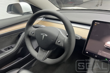 Tesla Model 3 Перетяжка руля и клаксона