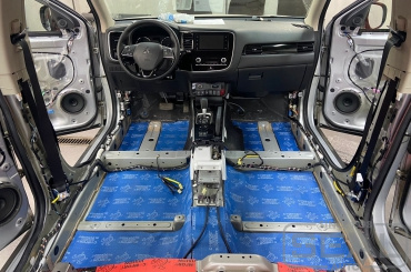 Mitsubishi Outlander Шумоизоляция автомобиля
