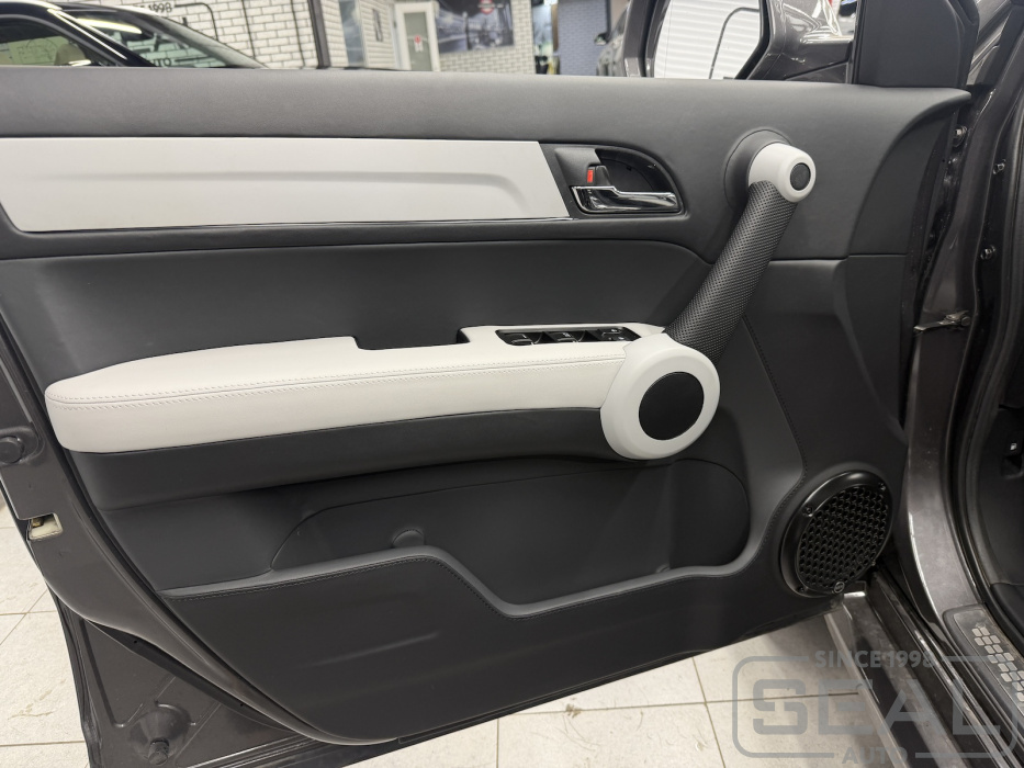 Элемент: Honda CR-V Перетяжка дверей