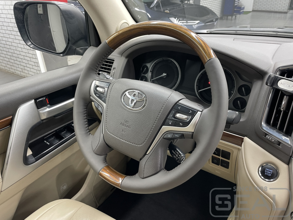 Toyota Land Cruiser 200 Перетяжка руля| Автоателье СеалАвто | Москва