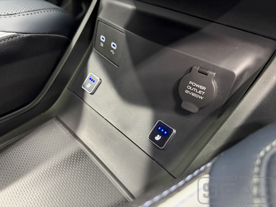 Geely Atlas: Кнопки включения вентиляции сидений