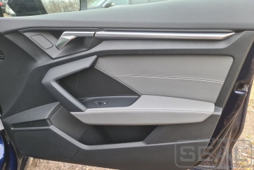 Audi A3 (8Y) Перетяжка дверных карт и подлокотников
