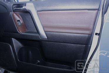 Toyota Land Cruiser Prado 150 Перетяжка дверных карт