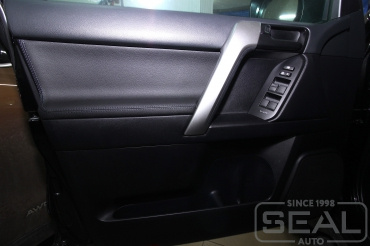 Toyota Land Cruiser Prado 150 Перетяжка дверных карт