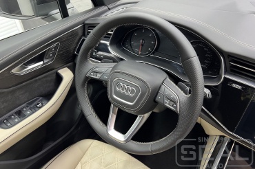 Audi Q7  ,    