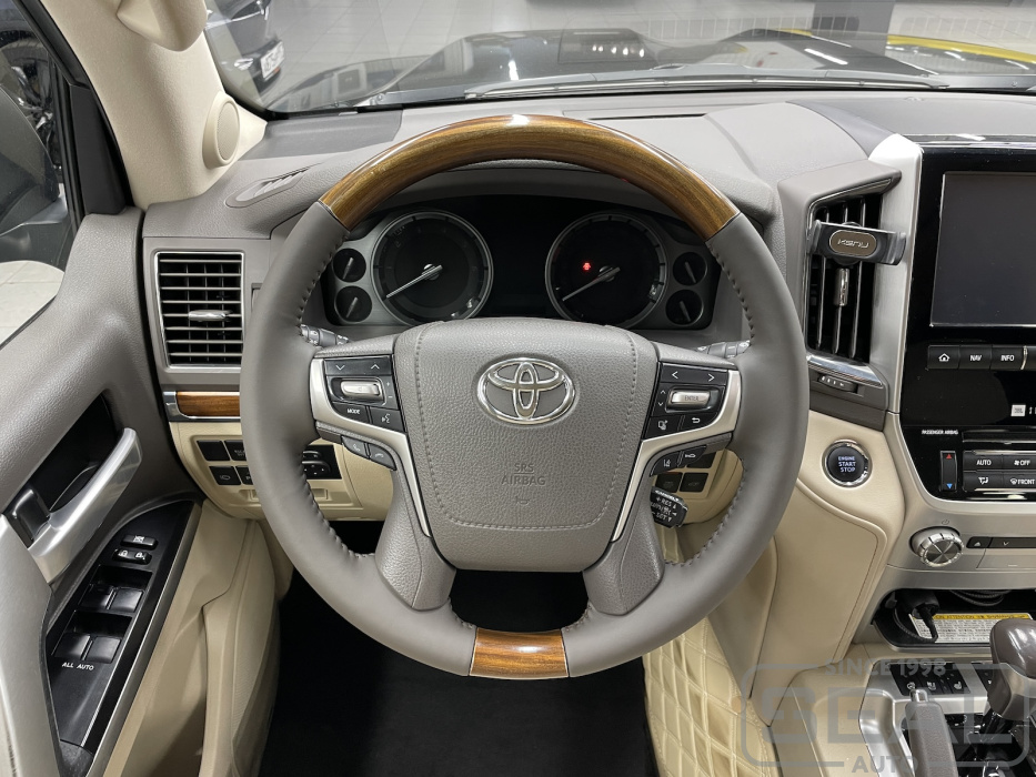 Toyota Land Cruiser 200 Перетяжка руля| Автоателье СеалАвто | Москва