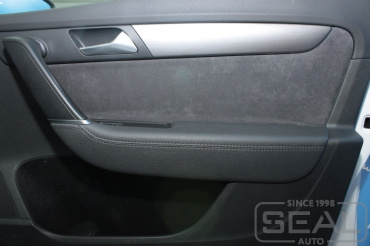 Volkswagen Passat B7 Перетяжка дверных карт и подлокотников