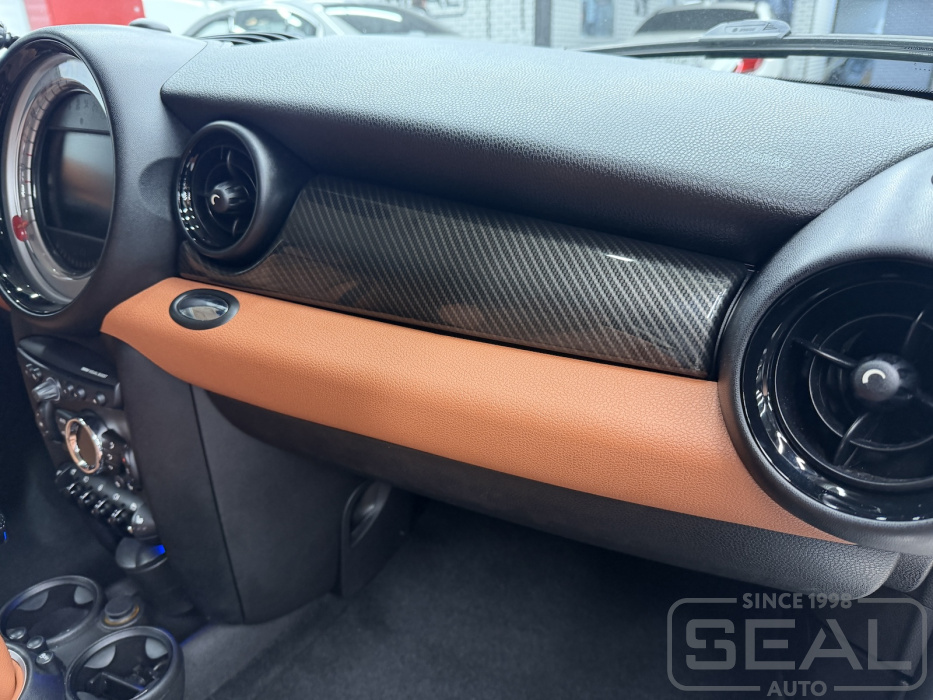 MINI Clubman Перетяжка салона автомобиля| Автоателье СеалАвто | Москва