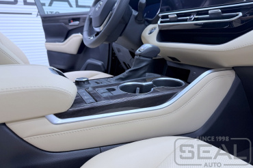 Toyota Highlander Перетяжка накладок торпедо и центральной консоли